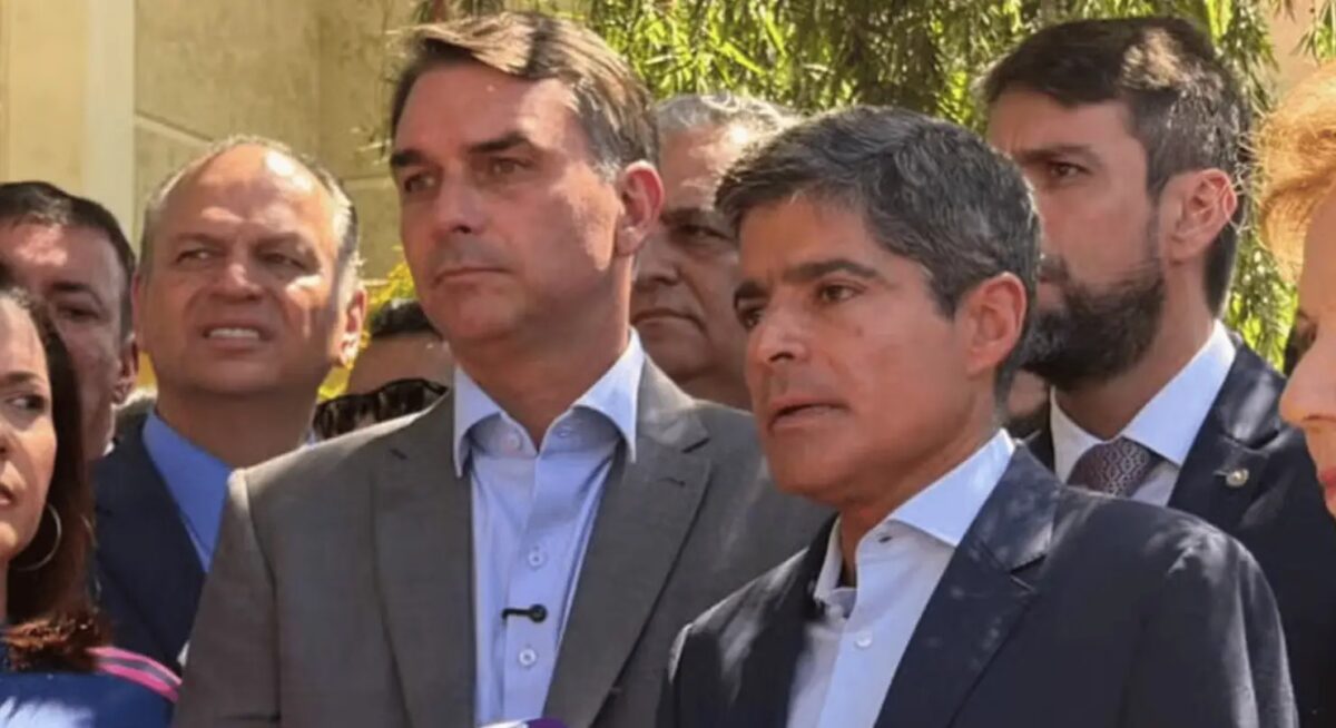 ACM Neto declara apoio a Flávio Bolsonaro no segundo turno