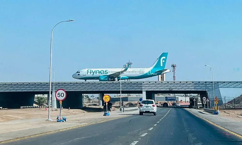 Aeroporto de Riade ficará fechado até 17 de outubro após ataques mortais dos houthis