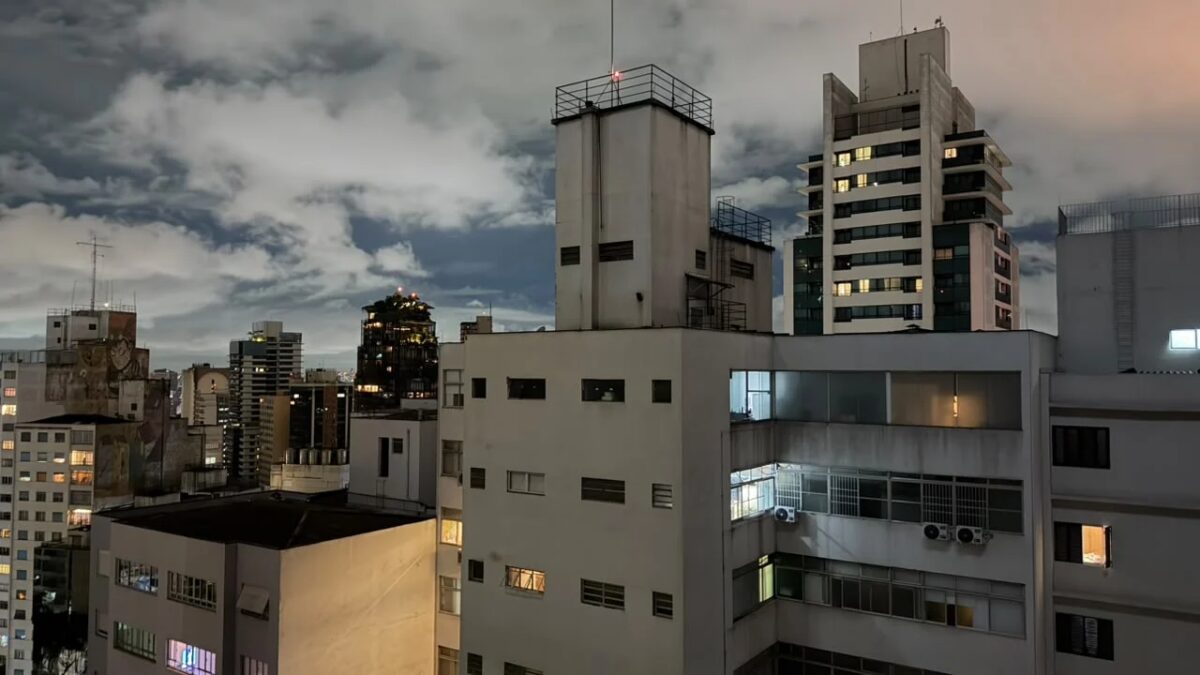 Após convocação de Janones, panelaços contra Flávio são registrados em cidades brasileiras