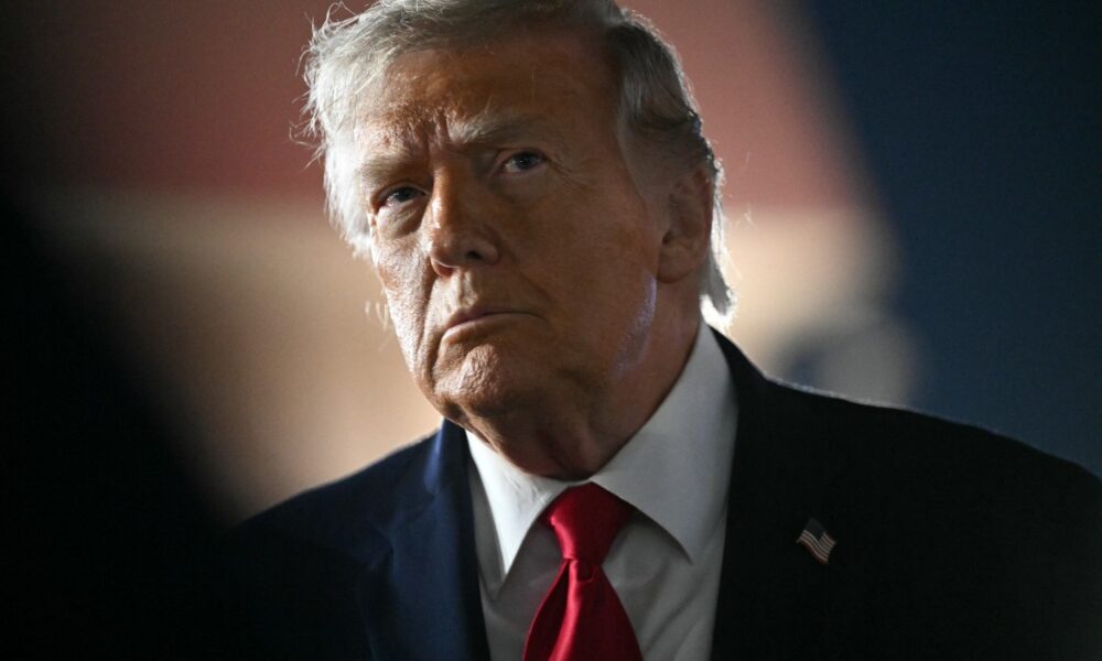 Aprovação de Trump cai para 31% e atinge menor nível histórico, aponta pesquisa
