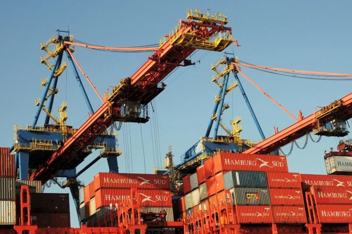 Balança comercial brasileira registra superávit de US$ 7,7 bilhões em setembro