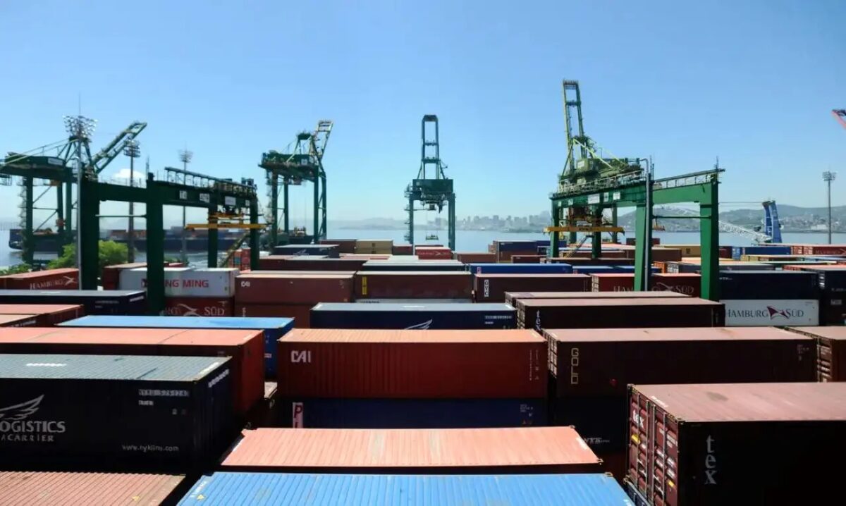Balança comercial registra superávit de US$ 7,74 bi em setembro