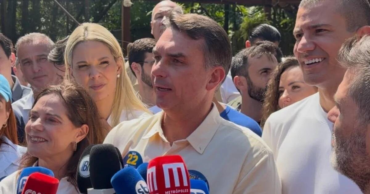 Campanha de Flávio Bolsonaro pede ao TSE cassação da chapa de Lula e acusa sindicatos