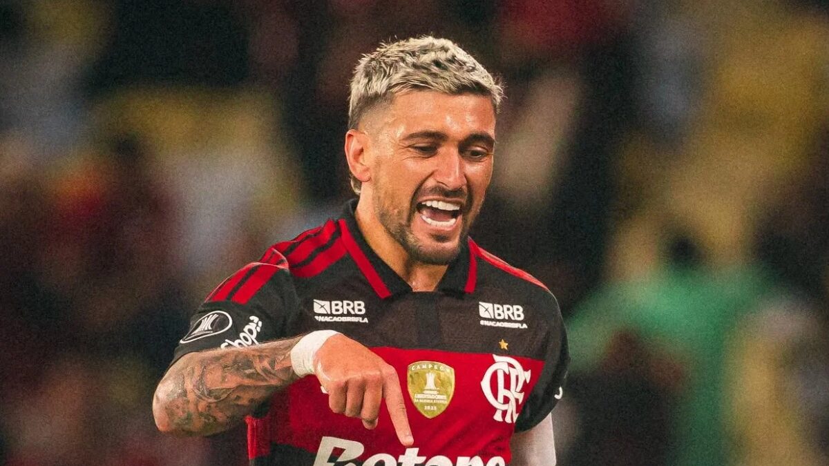 Candidato à presidência do Peñarol promete tirar Arrascaeta do Flamengo