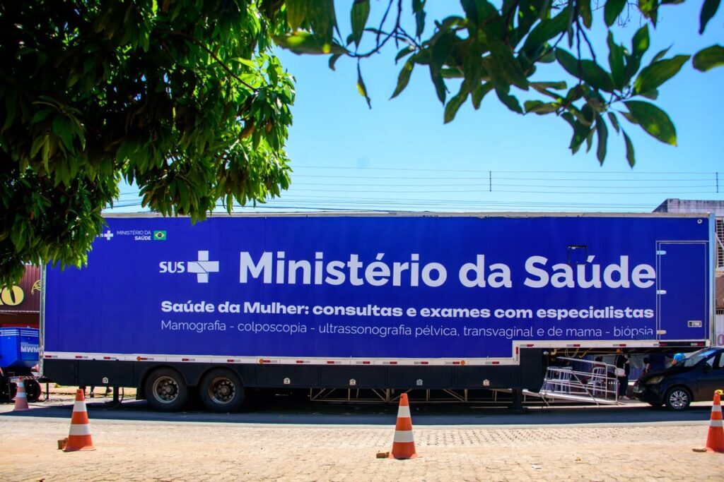 Carreta de saúde da mulher atende pacientes do SUS de oito municípios em Planaltina