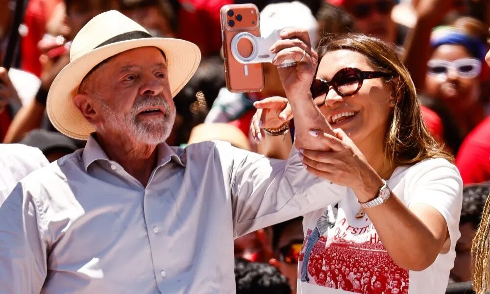 Cerca de 40 cantores brasileiros manifestam apoio à Lula no 2º turno; saiba quais
