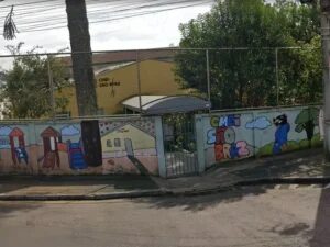 Crianças reféns em creche de Curitiba são liberadas e homem armado é morto pela polícia