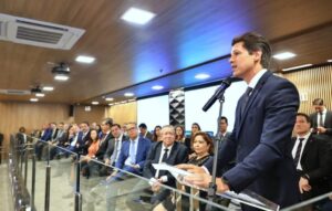 Daniel Vilela anuncia férias em novembro e Leandro Crispim deve assumir governo de Goiás