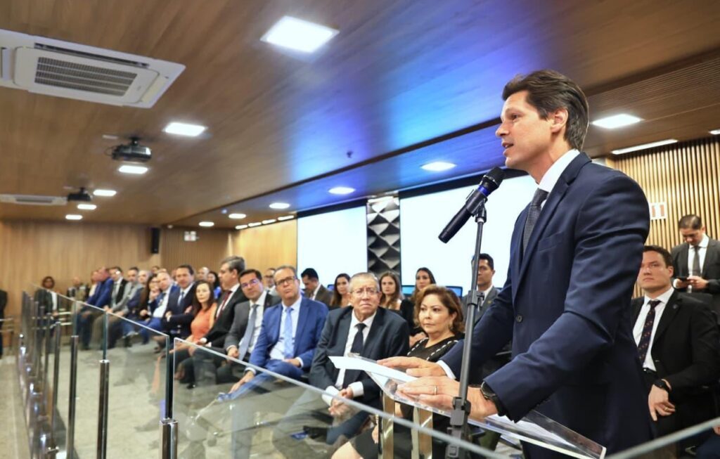 Daniel Vilela anuncia férias em novembro e Leandro Crispim deve assumir governo de Goiás