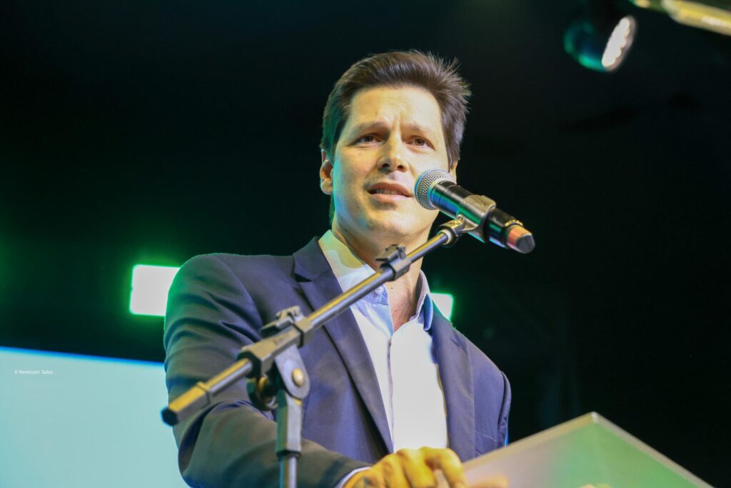 Daniel Vilela ocupa a máquina do governo. A luta para ver quem fica e quem sai já começou