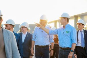 Daniel Vilela vistoria obras do novo Hugo e projeta funcionamento para 2027
