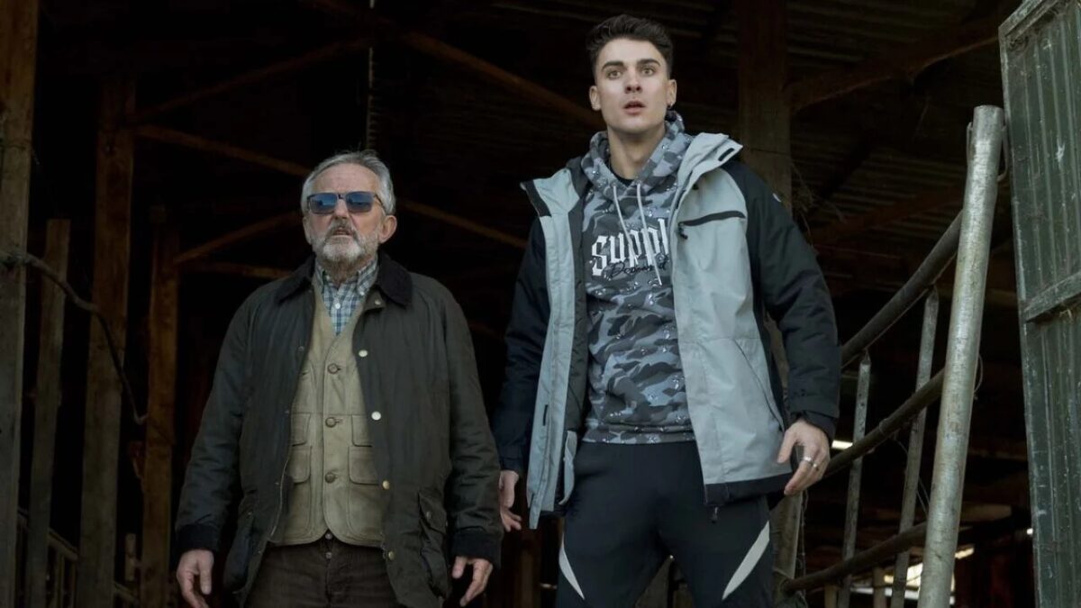 É a única série da Netflix tão divertida que eu já assisti duas vezes. São 9 episódios de pura diversão com um protagonista inesquecível