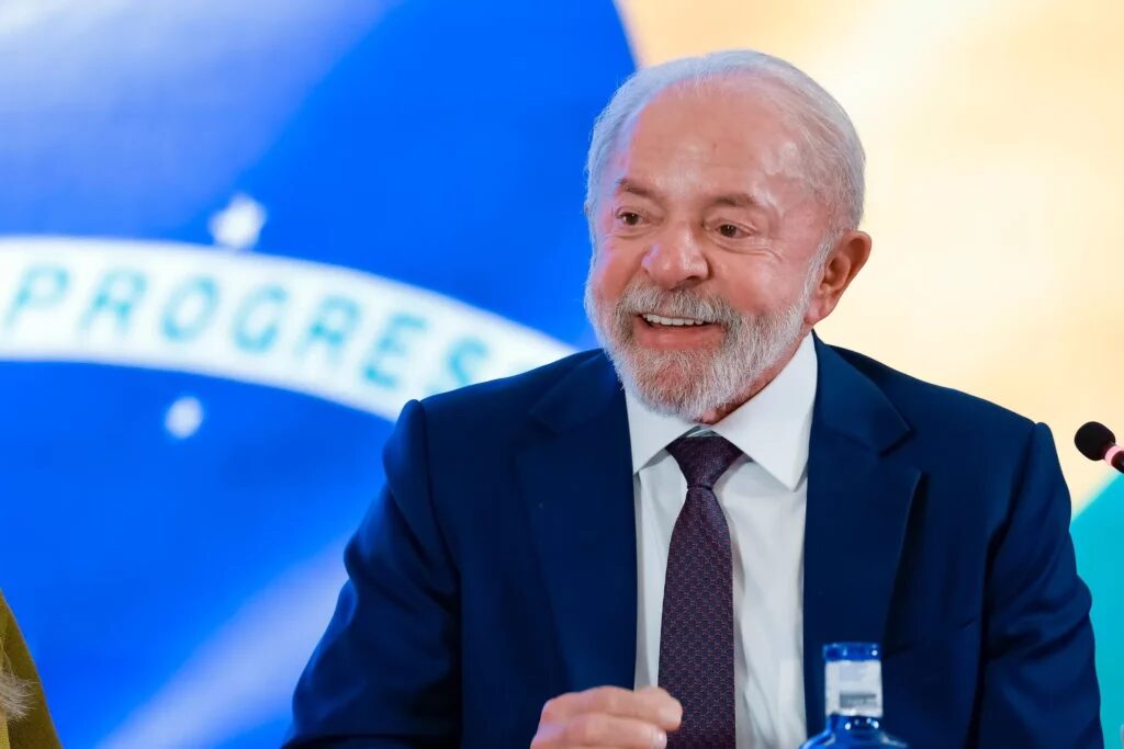 Em virada histórica, Lula derrota Flávio Bolsonaro e é reeleito presidente