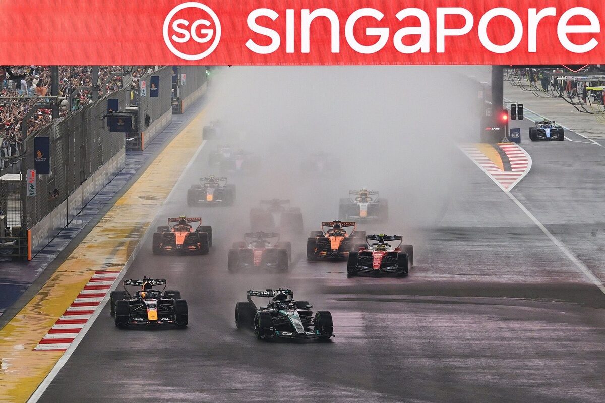 F1: Apesar da vitória sprint em Singapura, Verstappen faz cobrança à Red Bull