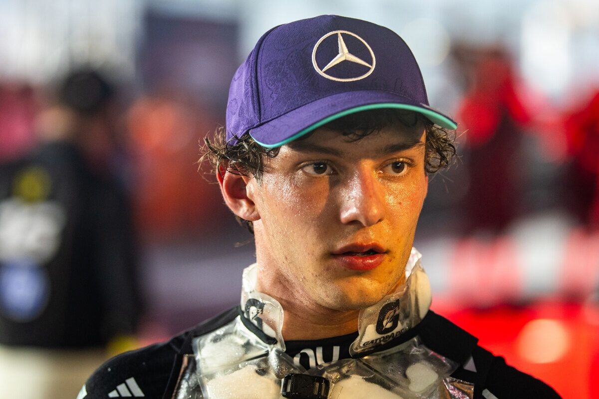 F1: Entenda por que Antonelli não foi punido por violar os limites de pista em Singapura