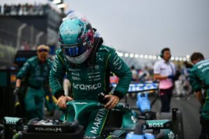 F1: Motores V8 e V10 "talvez já não se encaixem no mundo atual", defende Alonso