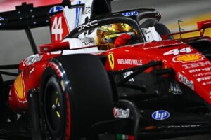 F1: Por que a Ferrari cedeu à estratégia errada de Hamilton em Singapura? Chefe da Scuderia responde