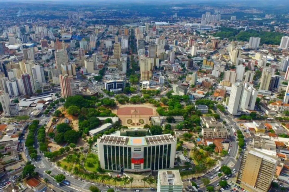 Feriado de Nossa Senhora Aparecida fecha órgãos públicos e bancos em Goiânia na segunda-feira (12)
