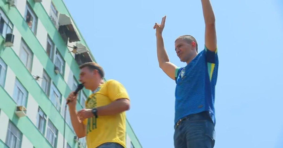 Flávio Bolsonaro promete receber faixa presidencial do pai e reduzir maioridade penal
