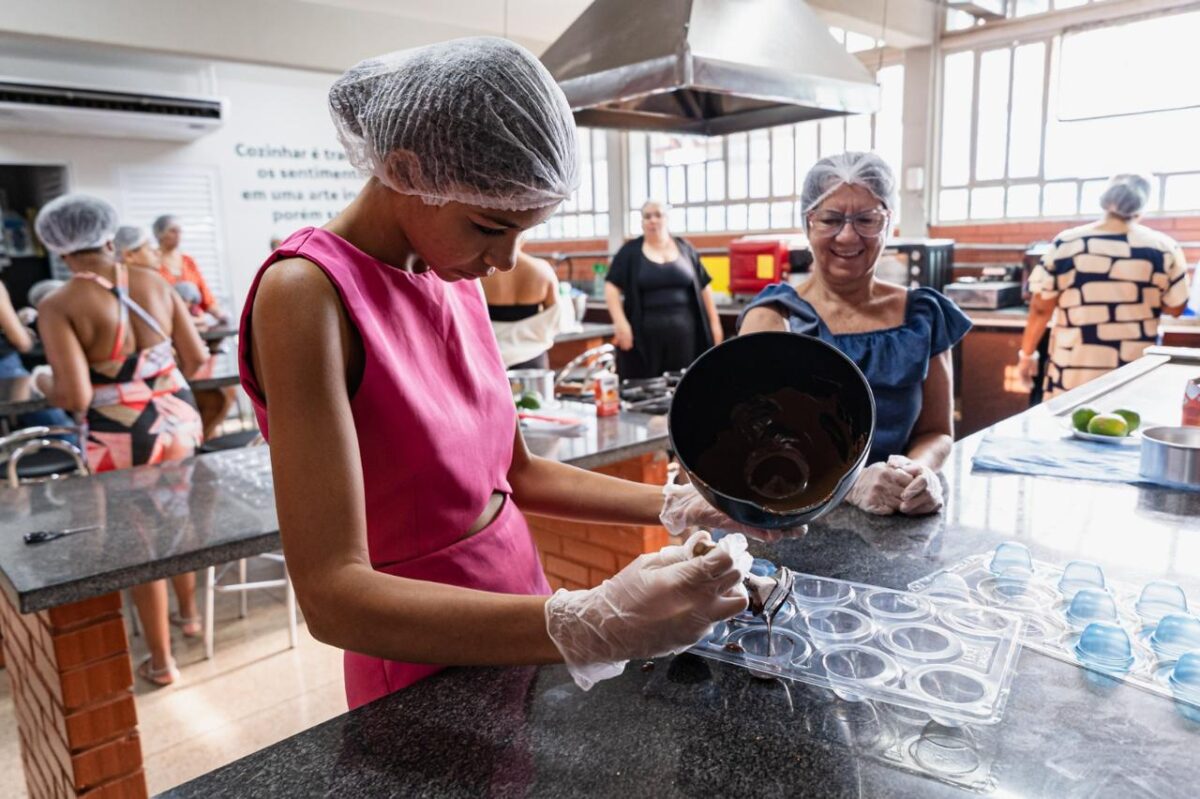 Goiânia recebe feirão de empregos com mais de 10 mil vagas e salários de até R$ 5 mil