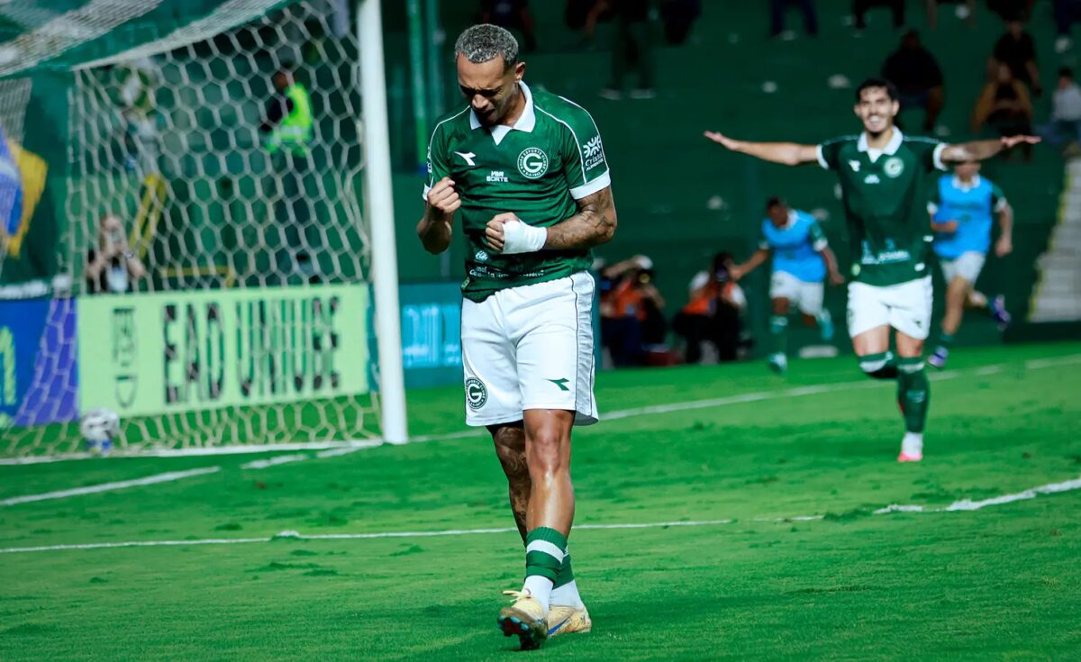 Goiás faz dois golaços, vence o Operário-PR e volta a sonhar com o G-6
