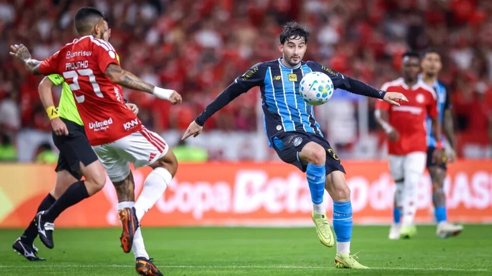 Grêmio x Internacional: onde assistir, horário e escalações do Gre-Nal