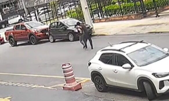 Idosa é atacada por homem em situação de rua com garrafa quebrada durante caminhada em Goiânia