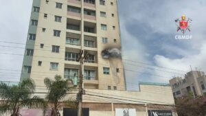 Incêndio em apartamento deixa homem inconsciente em Samambaia