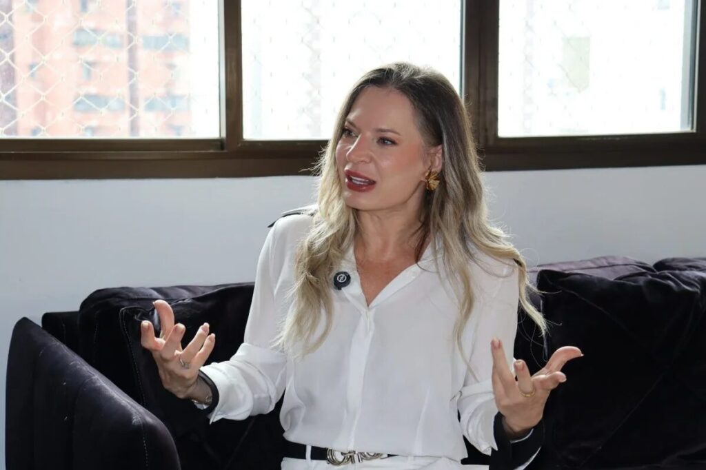 Joice Hasselmann rompe com Bolsonaro e vota em Lula no domingo
