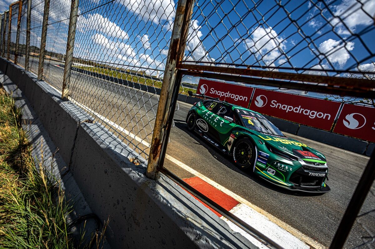 Julio Campos volta a Cascavel em busca de pontos importantes na reta final da Stock Car