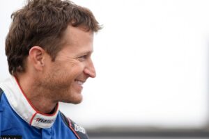 Kasey Kahne encerra aposentadoria e correrá na NASCAR Truck Series em 2027