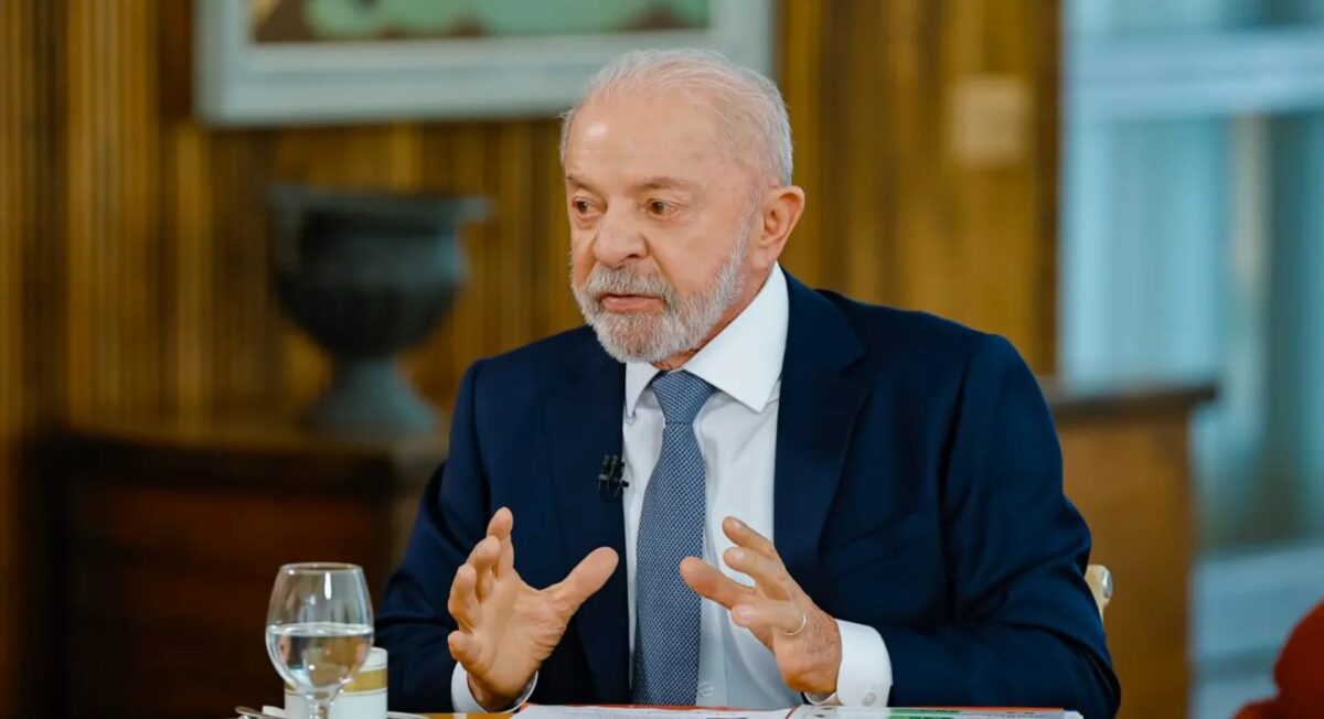 Lula cancela agenda em São Paulo e fica em Brasília para acompanhar votação da 6×1