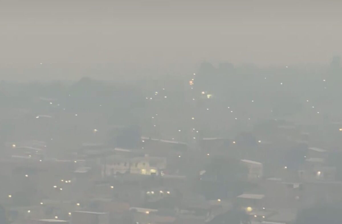 Manaus amanhece encoberta por nuvem de fumaça