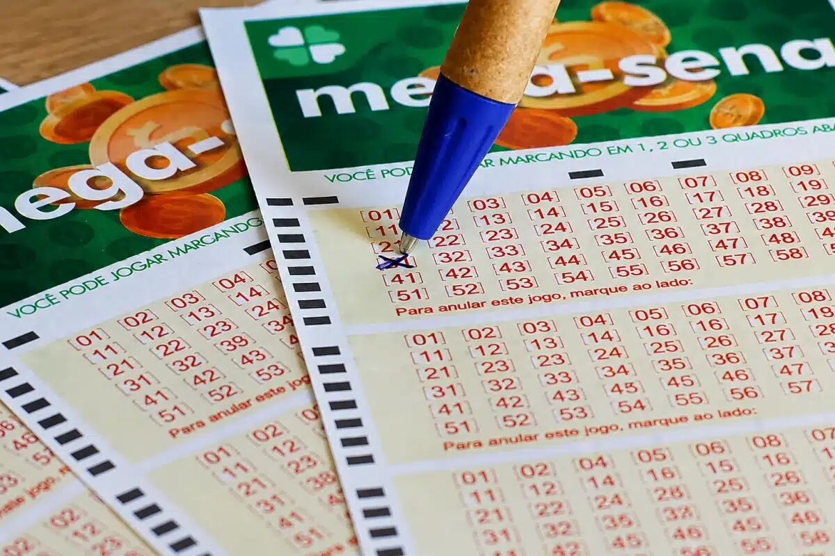 Mega-Sena pode pagar mais de R$ 150 milhões nesta terça-feira (13)