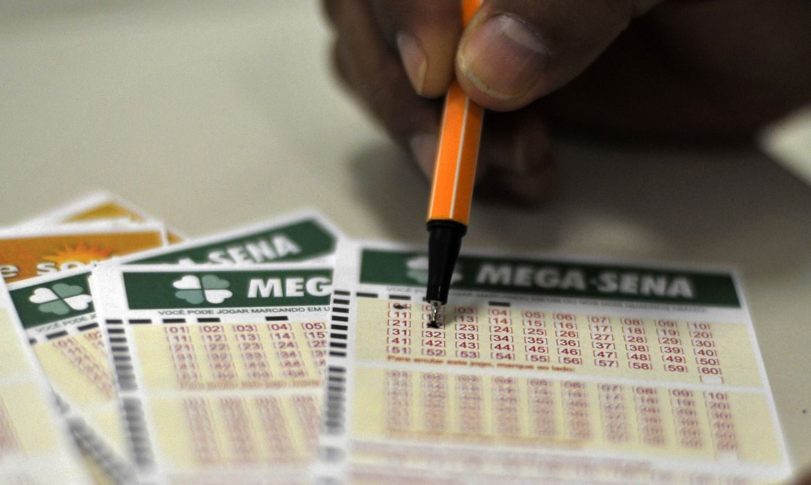 Mega-Sena sorteia prêmio acumulado de R$ 100 milhões nesta quinta-feira (8/10)