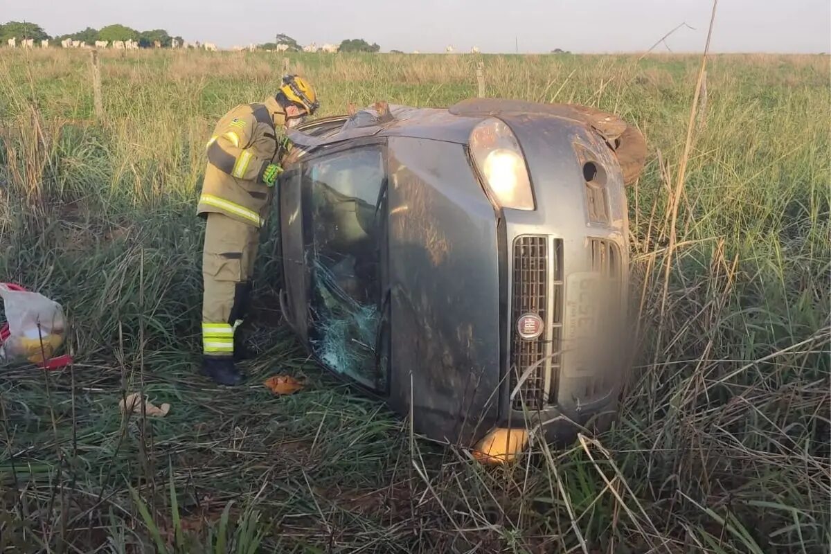 Motorista morre em capotamento na GO-139, em Cristianópolis