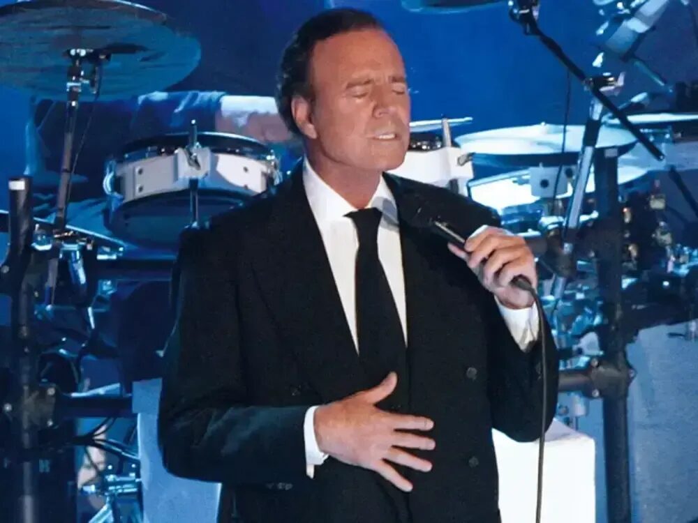 MP da Espanha defende investigação de Julio Iglesias por agressão sexual