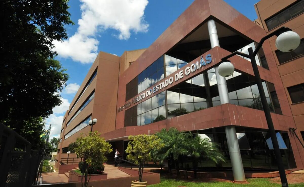 MP-GO pede suspensão de lei da “bolsa arma” em Goiânia