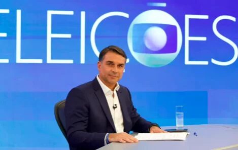 Na Globo, Flávio defende financiamento de Dark Horse e contesta condenação do pai