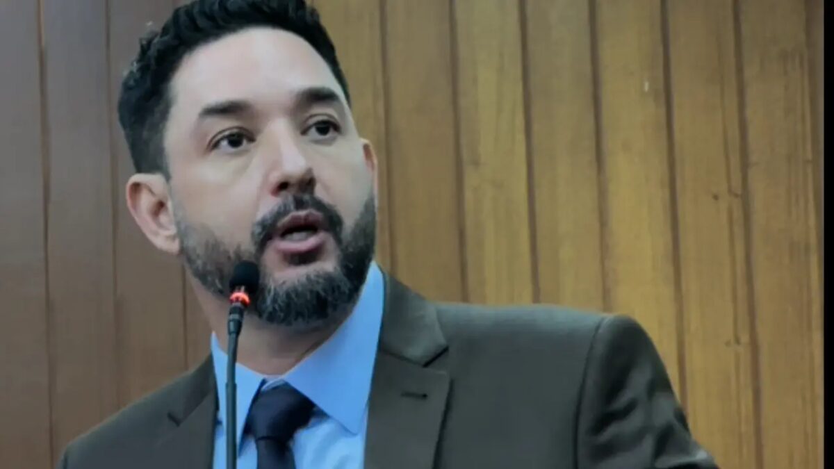 “Não sou defensor da prefeitura”, diz Thialu Guiotti após eleição na Câmara Municipal de Goiânia