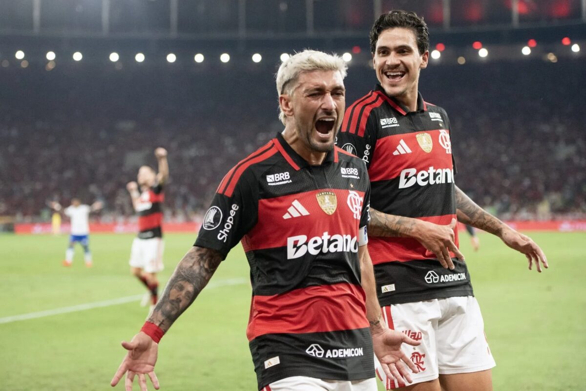 O que acontece com as camisas do Flamengo depois dos jogos? Roupeiro revela | Portal Band
