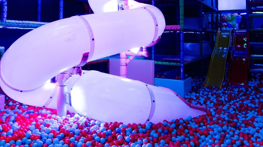 Passeio das Águas Shopping reúne trampolins, realidade virtual e atrações infantis no feriadão de outubro