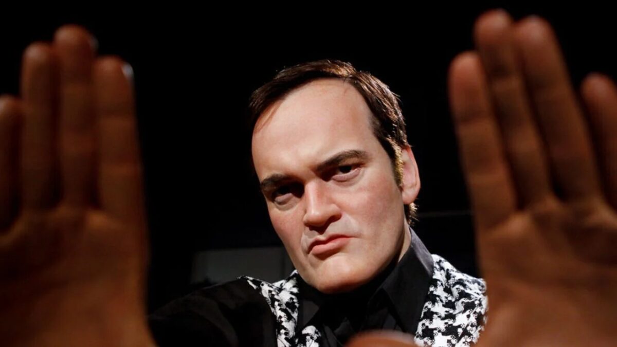 "Por mais que eu goste ele, simplesmente não consigo assistir": Quentin Tarantino se recusa a ver um dos maiores sucessos de John Travolta