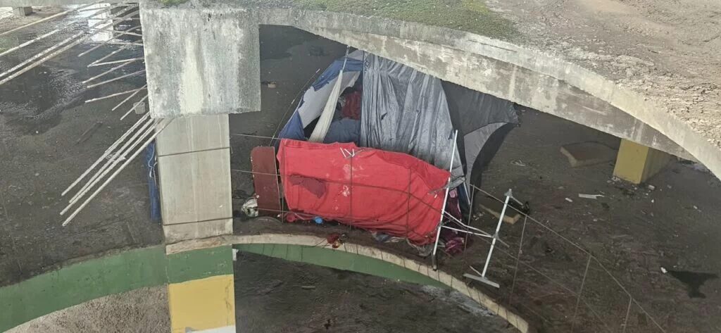 Prefeitura autua dono de prédio abandonado há 25 anos no Centro de Goiânia