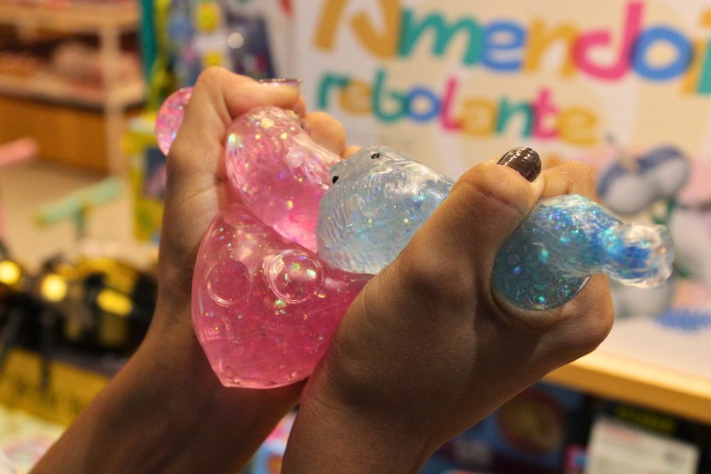 Procon Goiás alerta pais para riscos de queimaduras com brinquedos squishy