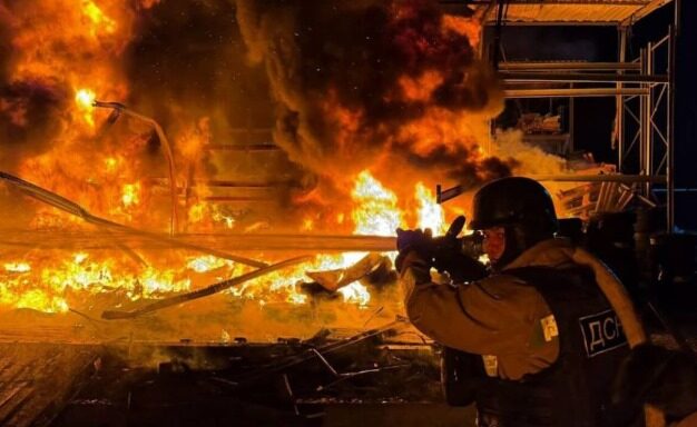 Rússia ataca nove regiões da Ucrânia e provoca cortes emergenciais de energia