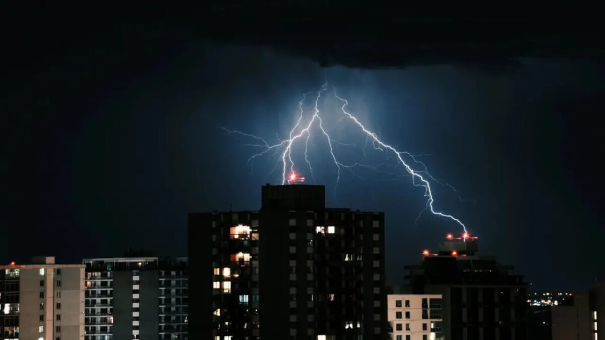 Saiba como proteger a casa durante tempestades e evitar prejuízos; veja dicas
