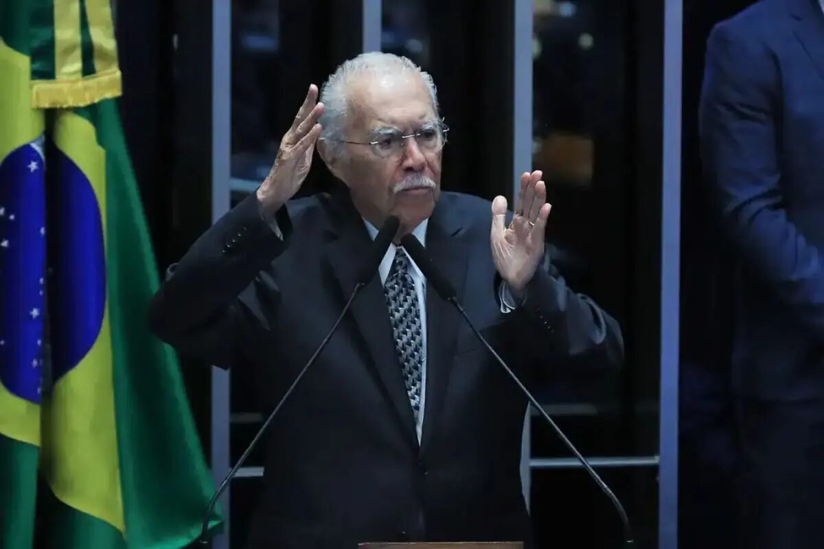 Sarney segue estável na UTI e sem previsão de alta após cirurgia abdominal