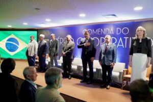 Sistema OCB/GO entrega medalha da Comenda do Mérito Cooperativo a três personalidades atuantes na defesa do cooperativismo