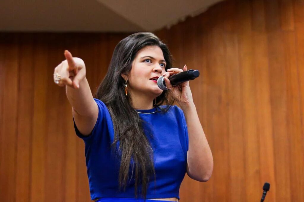 TRE-GO mantém cassação de Aava Santiago; vereadora anuncia recurso ao TSE